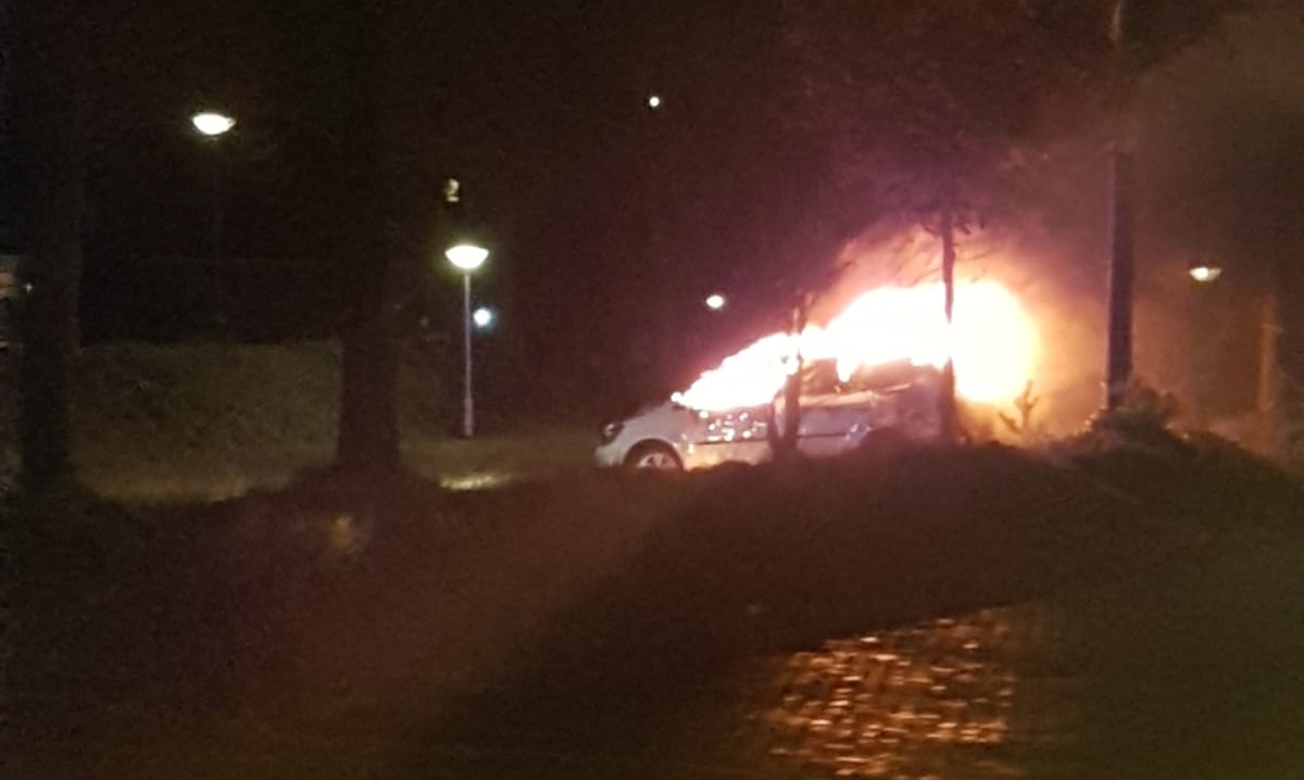 Aansteker gevonden bij uitgebrande auto