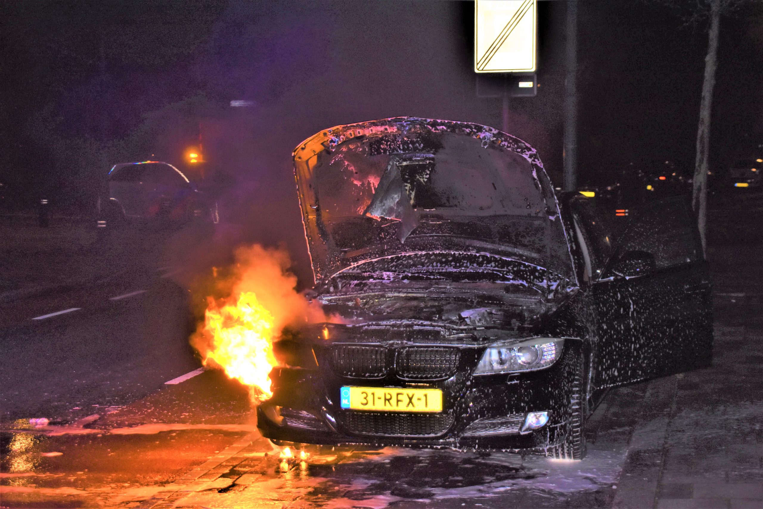 Autobrand vermoedelijk aangestoken
