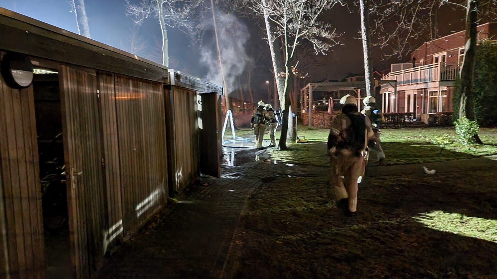 Brand in berging met driewielers