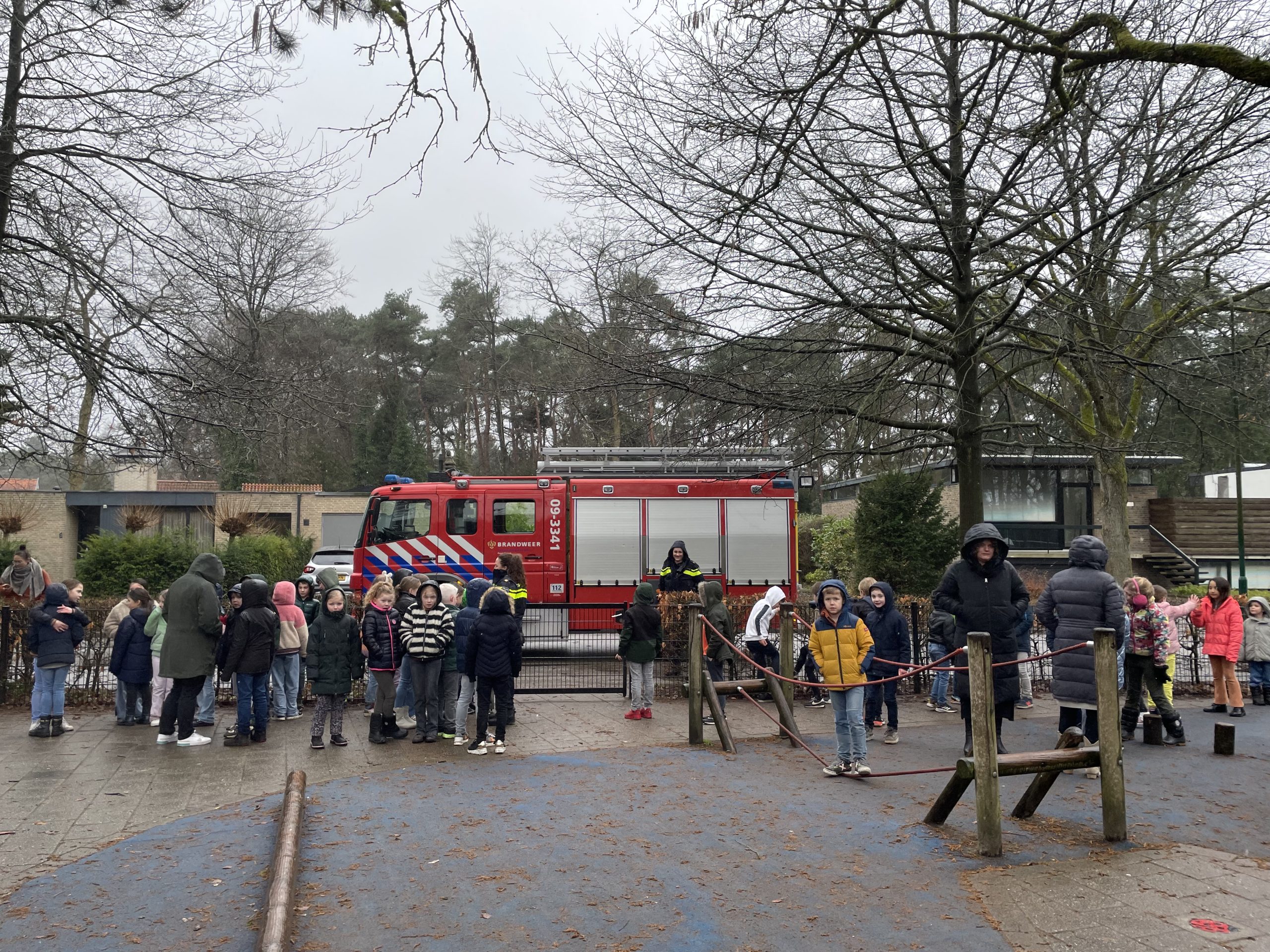 School ontruimd door vreemde lucht