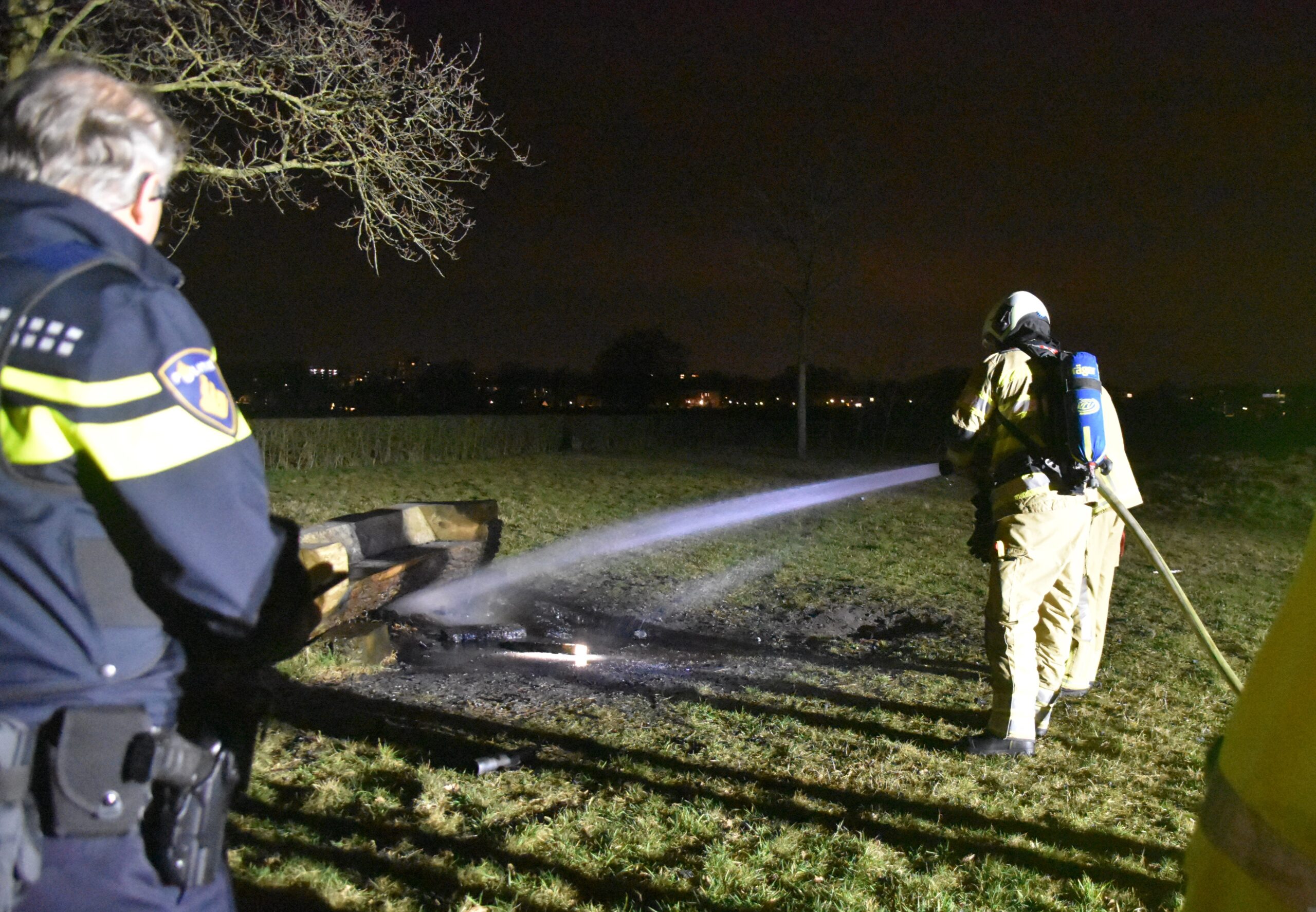 Brandje gesticht op grafheuvel